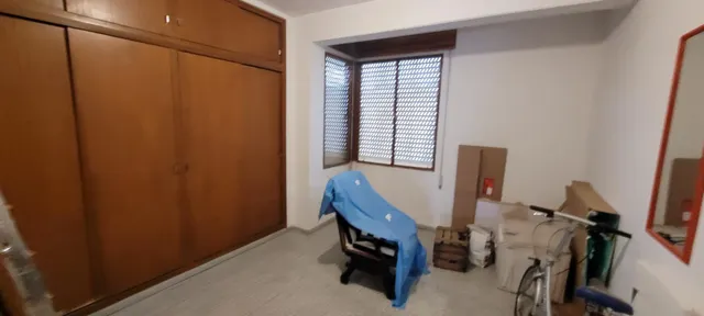 SE VENDE PISO CENTRICO PARA REFORMAR — 8