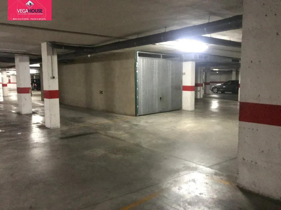 Dos plazas de Garaje-trastero cerradas de forma diáfana