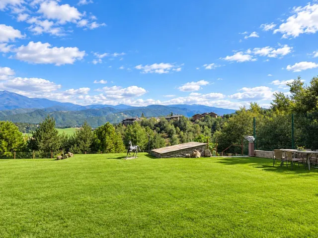 Exclusiva casa independiente con gran jardín en Aravell — 2