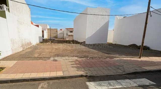 Excelente parcela urbana de 135 m2 a pasos del mar en Pozo Izquierdo — 3