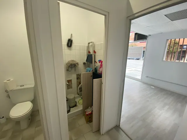 Impresionante local comercial esquinero a tres calles con planta garaje para 12 coches — 11