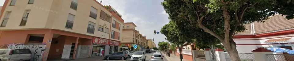 Luminoso piso todo exterior con terraza y vistas despejadas en Ciudad Jardín, Málaga