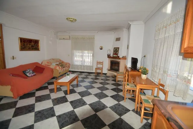 Magnífico chalet en Orihuela zona Urb. Montepinar, 344 m2. y parcela de 2737 m2. — 6