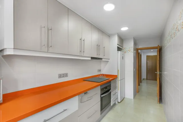 Amplia vivienda de 4 dormitorios en zona céntrica – Calle San Pascual (junto a Calle Orihuela) — 12
