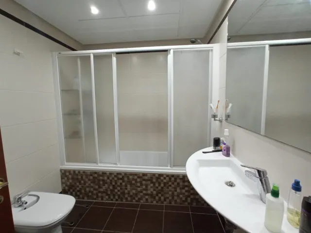 Pisazo en macondo con garaje, trastero y piscina !!! — 18