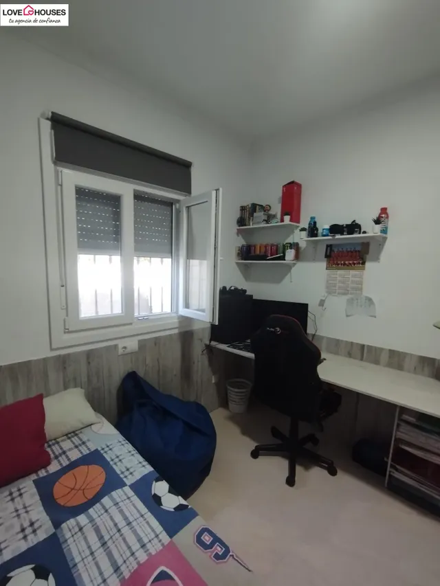 OPORTUNIDAD CHALET CON PISCINA – ZONA PAGO DEL HUMO — 30