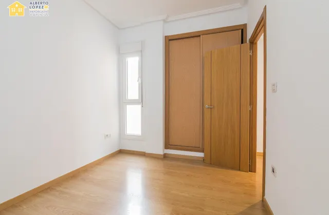 PISO DE 102 METROS CONSTRUIDOS  3 DORMITORIOS, 2 BAÑOS Y VESTIDOR EN EL ALTET — 37
