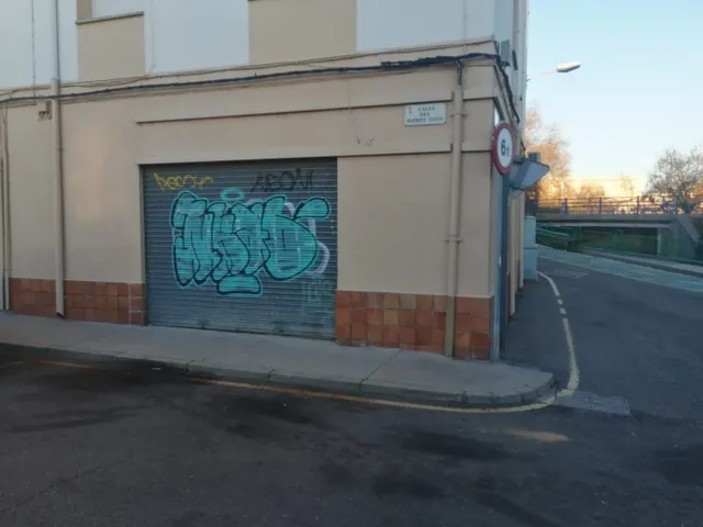 LOCAL APTO PARA GARAJE CON ALTILLO Y PUERTA AUTOMATICA — 2