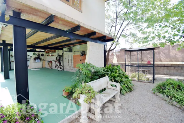 CHALET SEMINUEVO CON PISCINA, GARAJE, JARDIN Y TERRAZA — 47