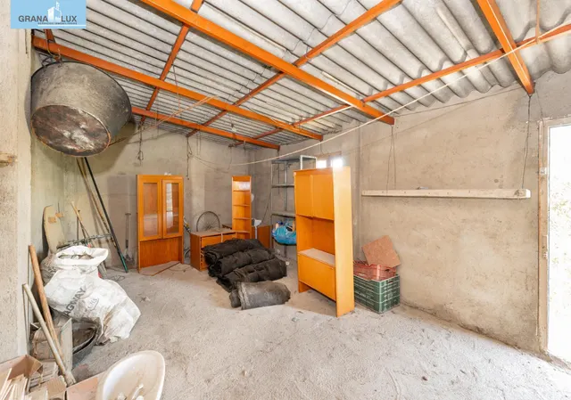 ¡CASA EN UNA SOLA PLANTA, CREA TU VIVIENDA IDEAL EN ALBOLOTE! Casa en una sola planta con patio, garaje y un gran potencial. — 25