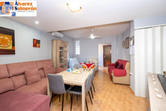 Casa con estupenda ubicación en Armilla. avenida de los ogíjares — 6