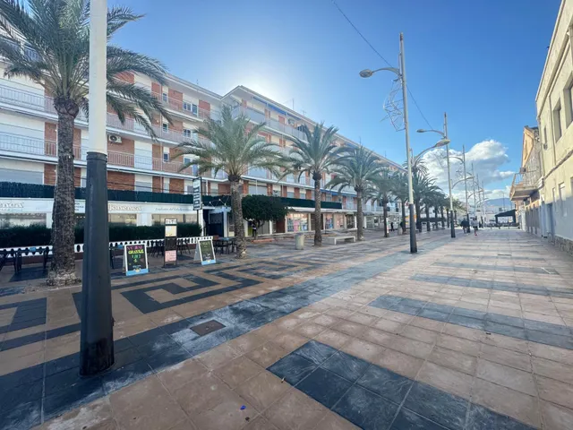 Venta restaurante con licencia de restaurante para entrar ya, y con vivienda en parte superior. — 12