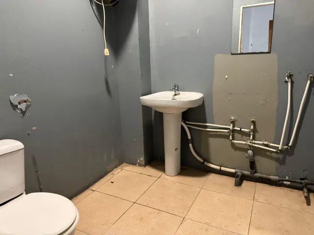 ¿Buscas un espacio amplio, bien ubicado y con un flujo constante de gente? — 2
