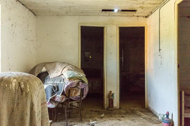 Encantadora Casa con Terreno en Abegondo, Galicia — 12