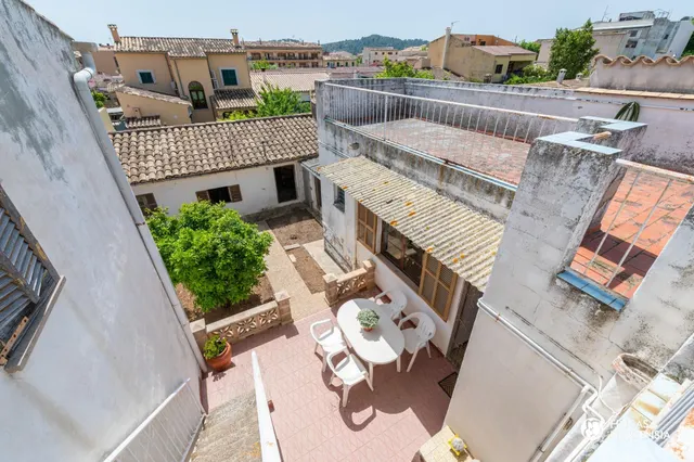 Casa muy soleada con vistas a las montañas - foto 3