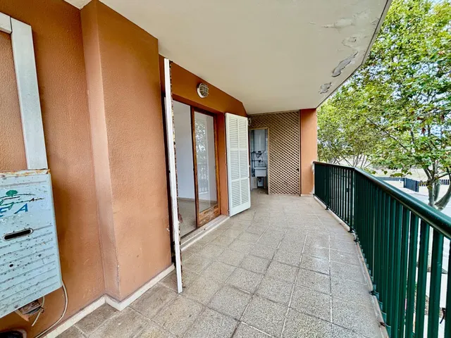 Apartamento luminoso y semi reformado de 4 dormitorios en el corazón de Port d’Alcúdia — 7