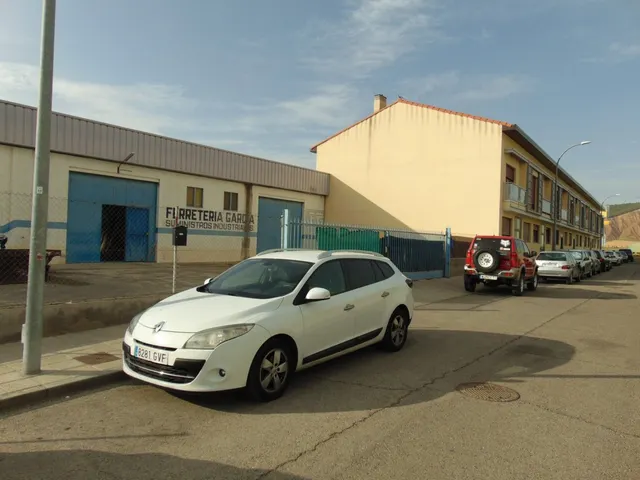 PARCELA URBANIZA-BLE EN VENTA — 34