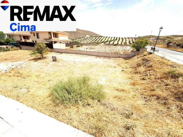 SE VENDE MAGNÍFICO SOLAR EN FREILA (GRANADA)
