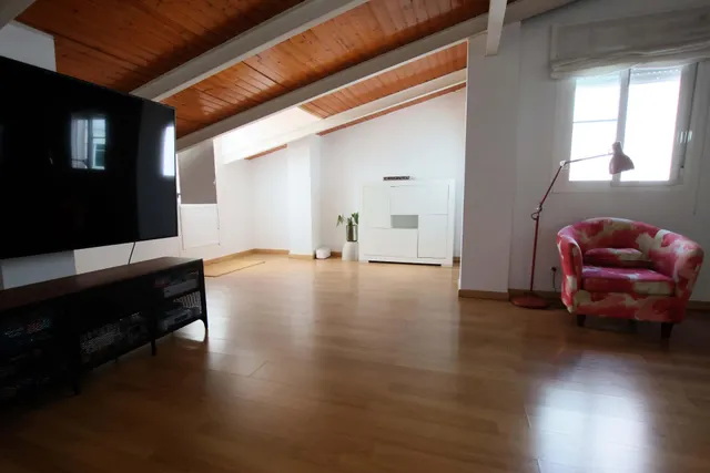 Fantástico piso tipo dúplex con gran terraza, ascensor, garaje y trastero — 28