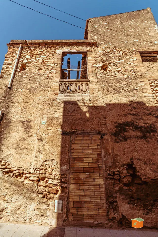 CASA ESQUINERA PARA REFORMAR EN VENTA EN SANTA BÁRBARA (TARRAGONA) — 8
