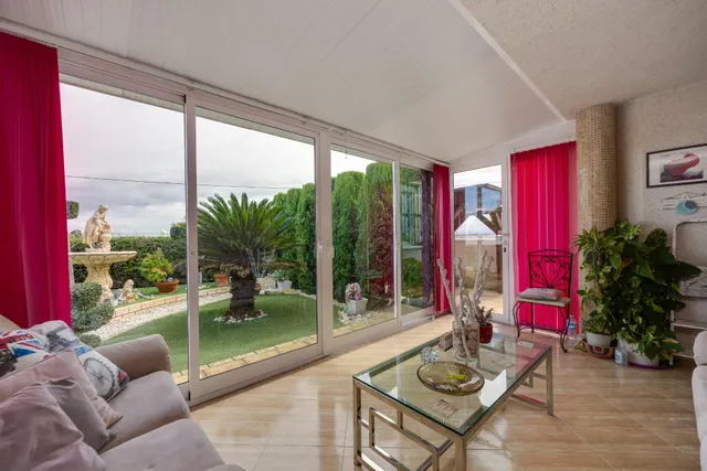 Casa en venta en Lo Crispín con 3 dormitorios, piscina, jardín y terraza cerca de Torrevieja y Guardamar — 10