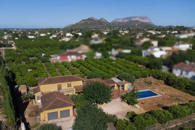 Villa 6 habitaciones 361m² en venta - Centro — 28