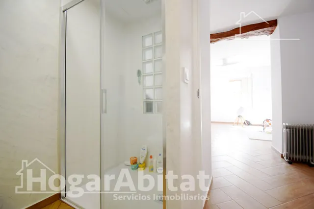 ESPACIOSA CASA SEMIRREFORMADA CON TERRAZA — 26