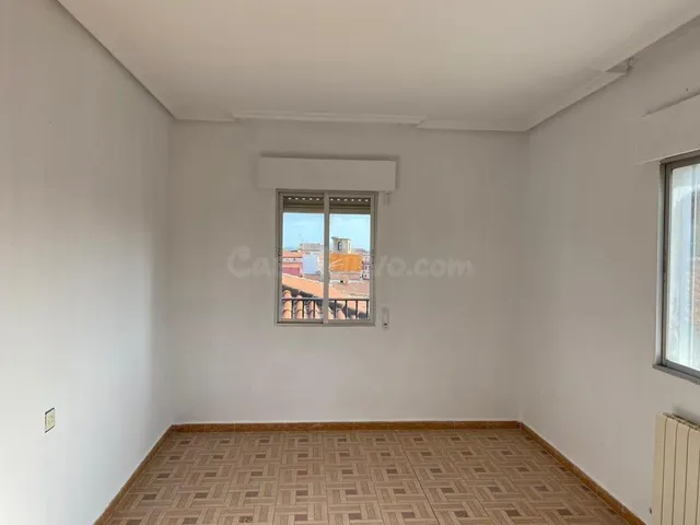 PISO EN VENTA EN MOHEDAS DE GRANADILLA - foto 4