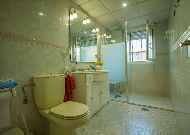 CHALET INDEPENDIENTE JUNTO AL VIEJO VIVERO EN BADAJOZ — 11