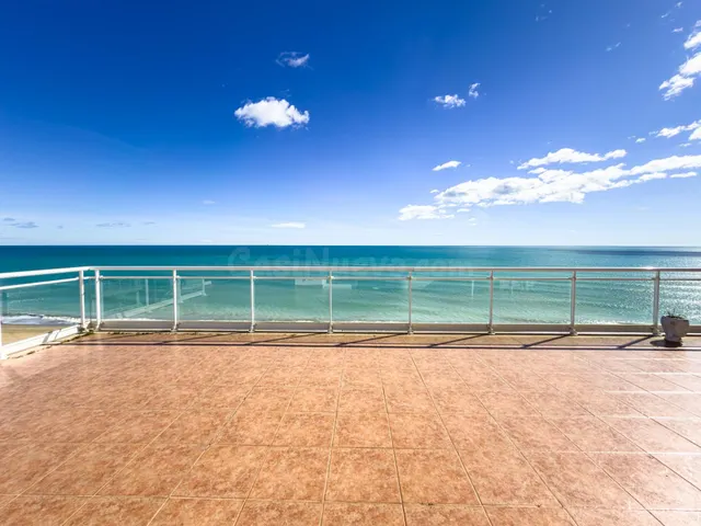 ÁTICO EXCLUSIVO CON GRAN TERRAZA PANORÁMICA FRENTE AL MAR EN - foto 2