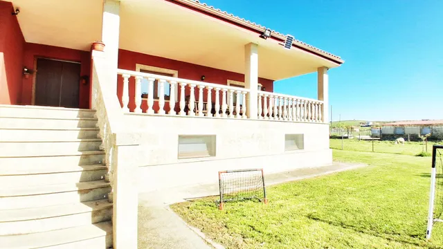 Urbis te ofrece un chalet en venta en Ciudad Rodrigo, Salamanca. — 23