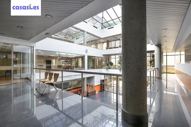 Espectacular edificio a las puertas de Granada — 11