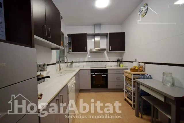 MUY AMPLIO CON TERRAZA, GARAJE Y TRASTERO - foto 5