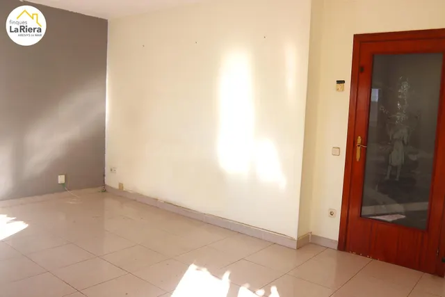 BUENA OPORTUNIDAD - PISO CON ASCENSOR Y 3 habitaciones. - foto 5