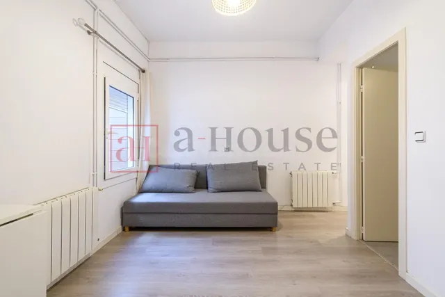 Piso listo para entrar a vivir con balcón en sant gervasi — 4