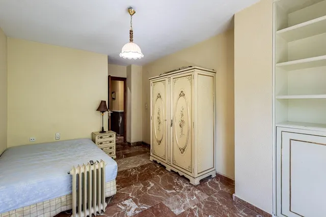 AMPLIO PISO JUNTO A PLAZA DE TOROS — 21