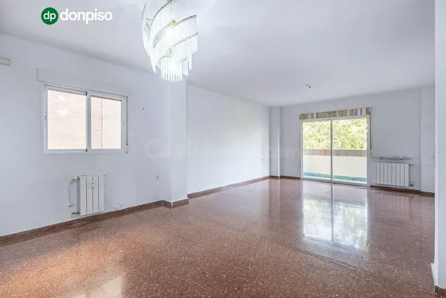 Piso con plaza de garaje cerrada junto a La Inmaculada, fren - foto 3