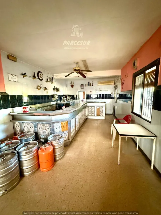 ZONA HIGUERON -Oportunidad única en el corazón del barrio! Casa + negocio en venta — 7