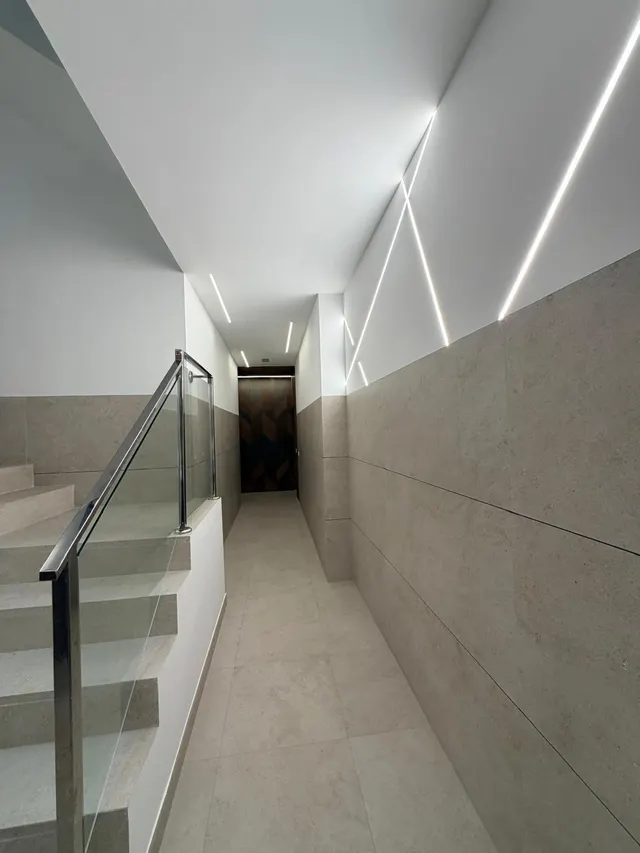 ¡Abre la puerta a tu nuevo hogar! Amplia terraza, garaje y totalmente amueblado — 21