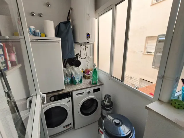 ¡Ideal para familias! Piso de 3 dormitorios con terraza, piscina y jardines en Torremolinos — 29