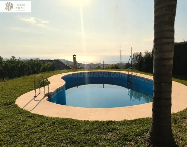 PRECIOSO CHALET PAREADO JUNTO AL MAR - foto 4