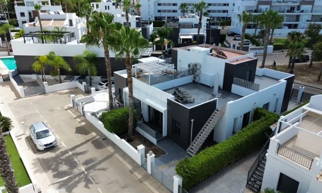 CHALET DE 2 DORMITORIOS 2 BAÑOS EN ORIHUELA COSTA ( ALICANTE ) — 4