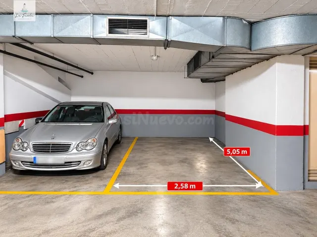Plaza de garaje + trastero en huelin, a 250 m de la playa — 3