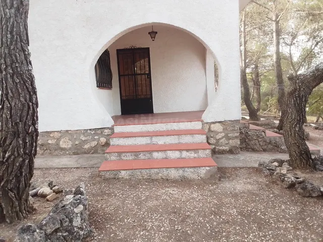 Chalet con encanto y vistas al lago de Buendía - foto 4