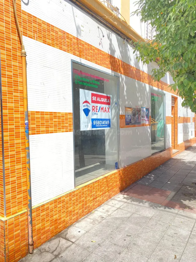 Local comercial en alquiler en La Chana, Granada — 2