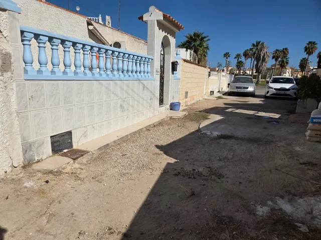 OPORTUNIDAD EN TORREVIEJA — 15