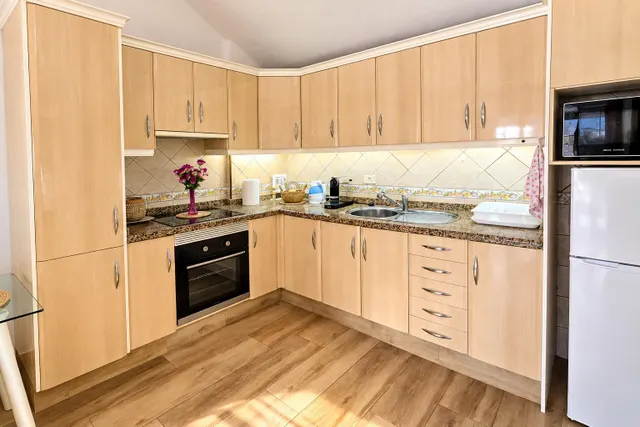 Apartamento con encanto de 1 dormitorio, buhardilla y terraza en Los Cristianos — 7