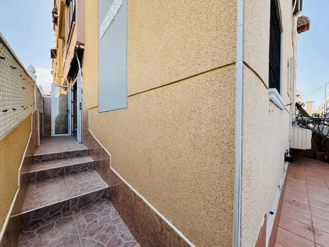 PLANTA BAJA ESQUINA, PISCINA Y GARAJE — 14