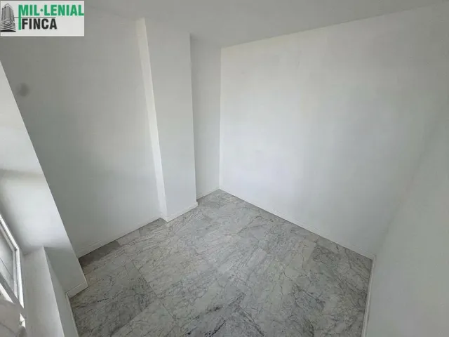 Piso recién reformado junto a Plaza España – Sabadell — 11
