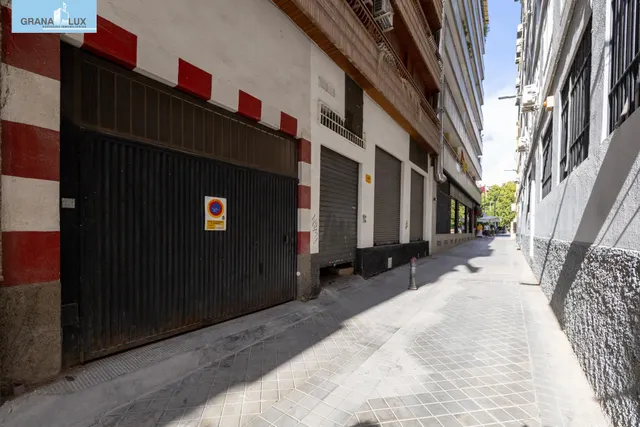 Piso y cochera en venta junto Acera de Darro. — 36